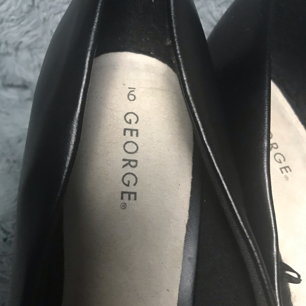 George heels - Picture 6 of 6